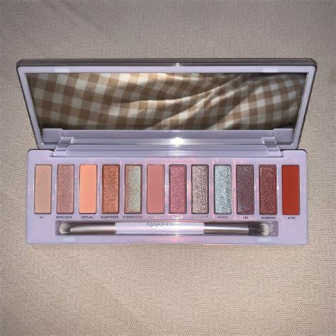 Authentic Urban Decay Naked Cyber Eyeshadow Palette Beauty Personal Care Face Makeup On