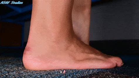 KKQing Unaware Of The Shrunken Lab Techs MOV Amateur Soles Giantess And Footjobs Clips Sale