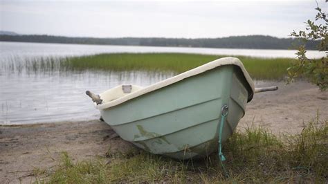 Kaksi ihmistä joutui veden varaan Karviassa toinen kateissa