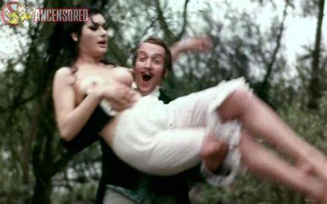 Naked Edwige Fenech In All Kitties Go For Sweeties