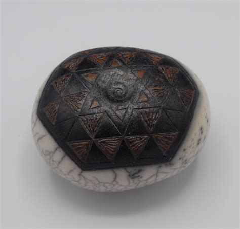 Naked Raku Shaker By Jan Lovewell The Avenue Gallery