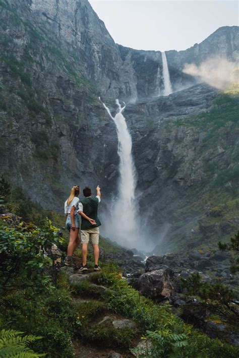 beautiful waterfalls  visit  norway coordinotes