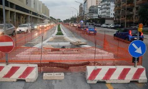 Bari Al Via I Lavori Di Rifacimento Dellasfalto Sulla Prima Rotatoria