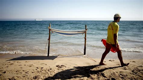 Época balnear abre este domingo em algumas praias do país Postal do