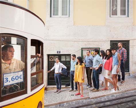 Celebrating 15 Years of Friendship in Lisbon | Flytographer