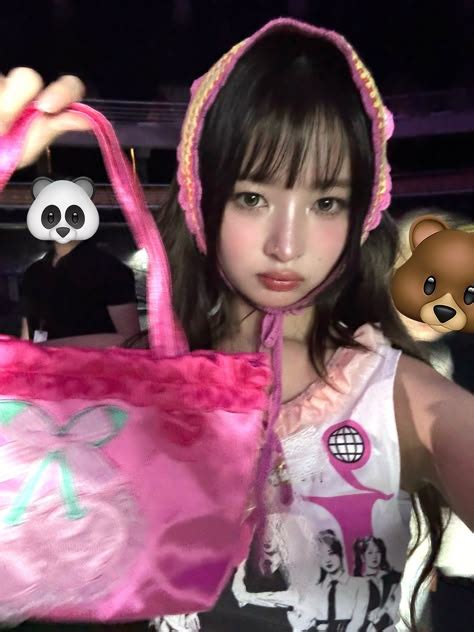 Giselle Lockscreen Blonde Giselle Concert Outfit