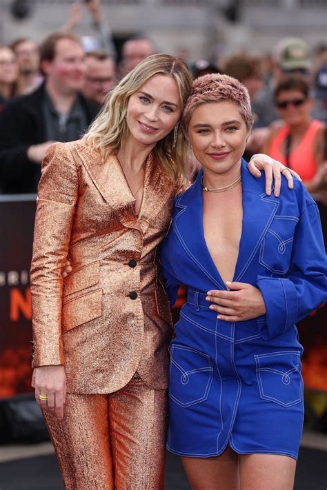 Florence Pugh Oppenheimer Photo Call Boob Baring Look Hot Celebs Home