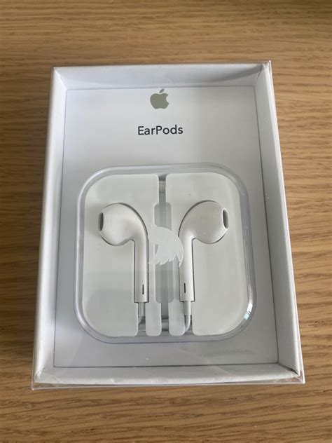 Apple Earpods With Mic And Remote Audio Earphones On Carousell