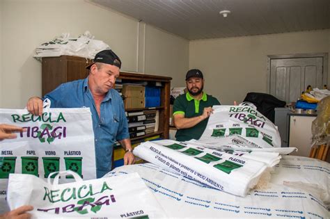 Meio Ambiente De Tibagi Adquire Sacolas Para Coleta Seletiva De Lixo