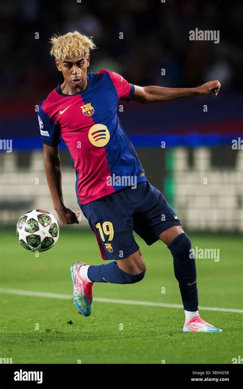 barcelona spain  april  lamine yamal  fc barcelona  action