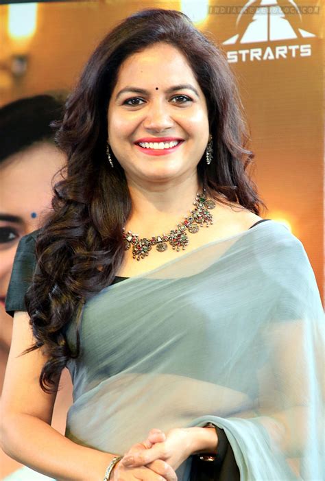 Sunitha Upadrashta Telugu Singer 3 Hot Transparent Saree Hd Stills