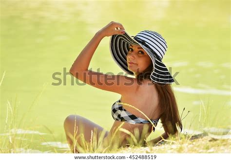 Стоковая фотография 452488519 Sexy Woman Bikini Shutterstock