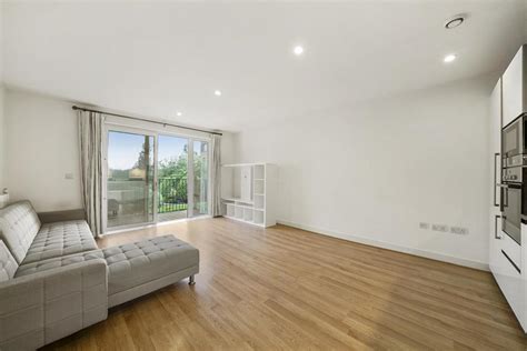 Johnson Court Kidbrooke Se9 2 Bed Flat £425000