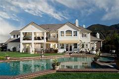 Mediatakeoyr This Ordinary House Is Worth Millions Because Of This