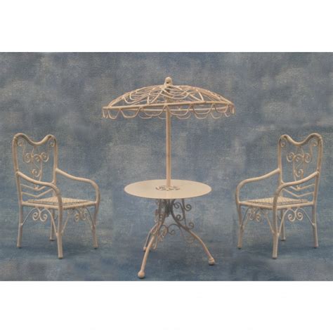 Streets Ahead Parasol Table And Two Chairs