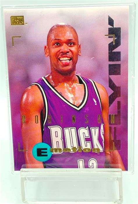 1995 Skybox Emotion Flyin Rookie Glenn Robinson RC 56 Team Bucks