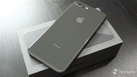 Unboxing and hands on with Apple's iPhone 8 Plus - Neowin