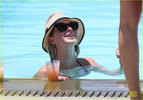 Photo Julianne Hough Nina Dobrev Bikini Miami Babes Photo