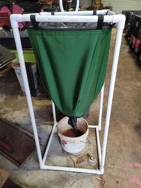 How Many Worms Do I Need For My Worm Bin?