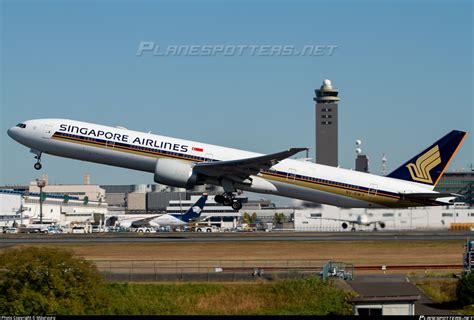 9V SWY Singapore Airlines Boeing 777 312ER Photo by Māuruuru ID