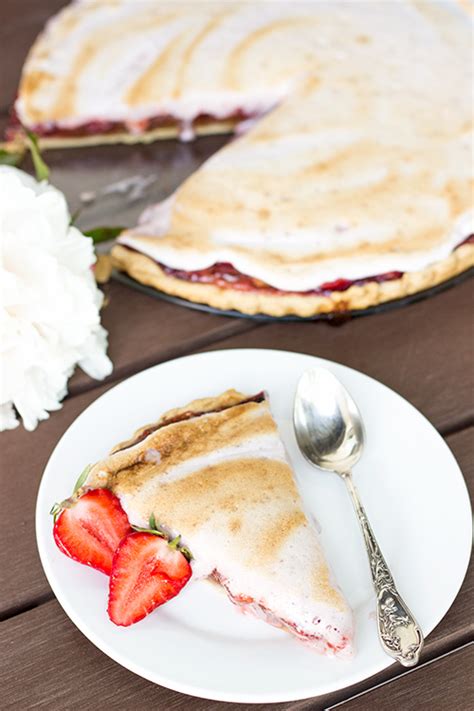 Strawberry Rhubarb Meringue Pie Jagodno Rabarbarina Pita Dear Kitchen