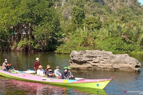 Wisata Karst Rammang Rammang Menuju Warisan Geopark Unesco Dinamika