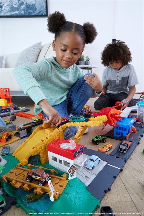 Hot Wheels Rinkinys Automobilių autoservisas HDR25 ToyStory lt