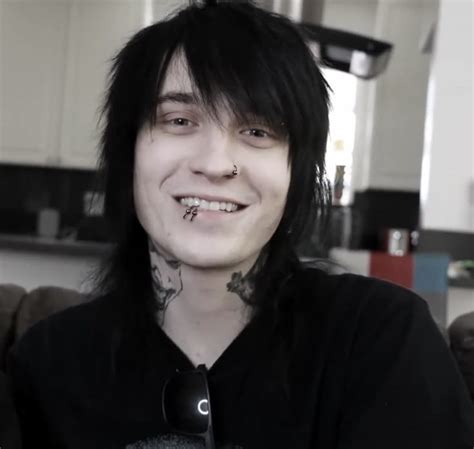 Johnnie Guilbert Johnnie Guilbert Hot Emo Guy Cute Emo Guys