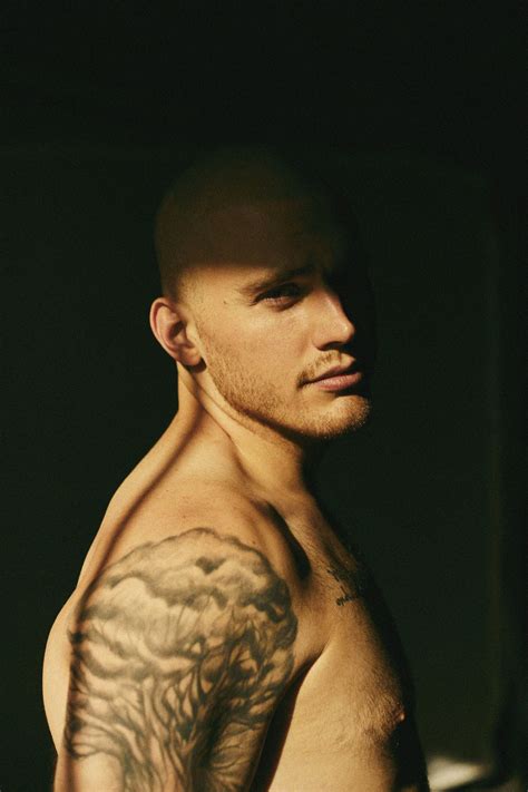 B Content On Twitter Dis Is What I Look Like Naked Https T Co Ub GYtr TY Twitter