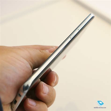 Mobile-review.com Первый взгляд на Samsung Galaxy S8/S8+ (SM0G950/G955)