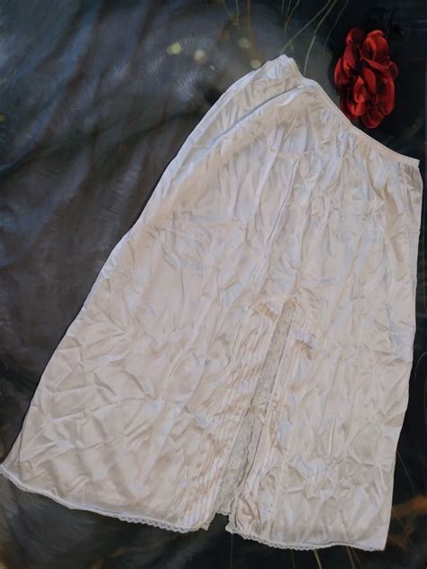 Vintage Texsheen Lingerie Half Slip Ivory Cream Nylon Gem