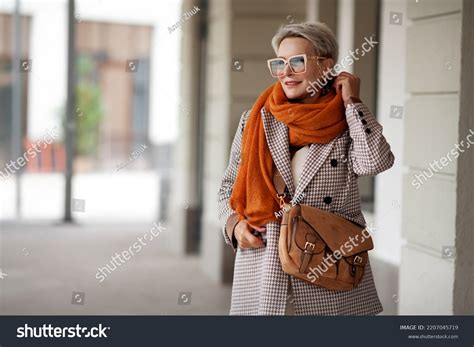 Blonde mature glasses 图片库存照片和矢量图 Shutterstock