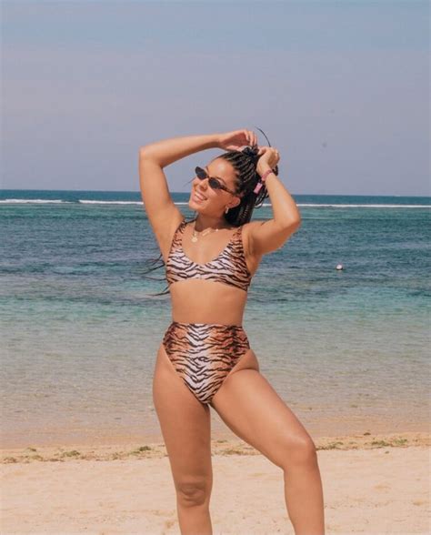 Hot Sexy Grace Carter Bikini Pics