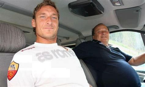 Totti Addio Pap Enzo Gli Sguardi Le Carte Grazie Per Tutto