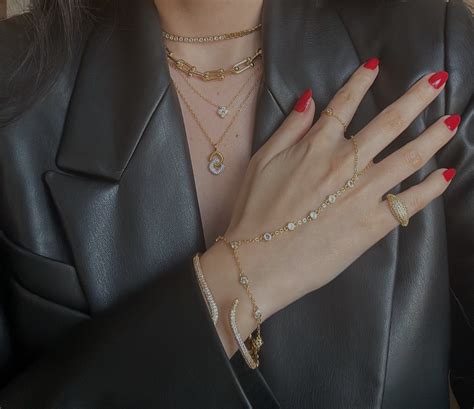 Juliette Hand Chain Livie Jewelry