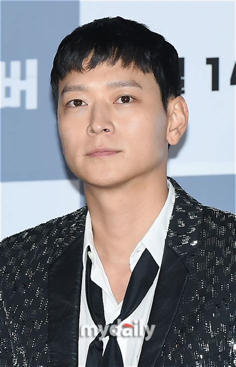 Kang Dong Won's Hollywood Film "Tsunami LA" To Begin Filming In April