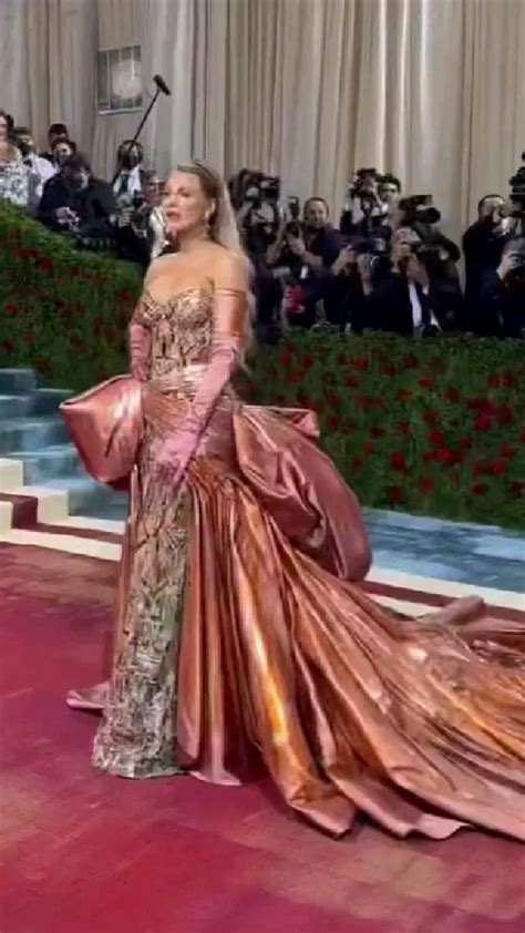 Blake Lively Wore A Custom Versace Gown Which Represents The Statue Of