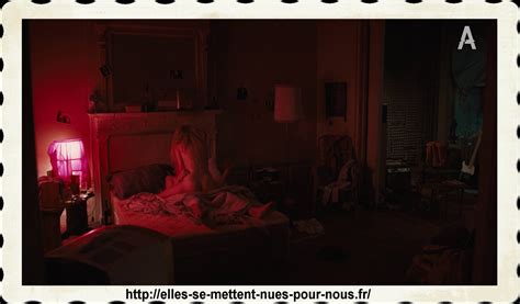 Naked Juno Temple In Vinyl