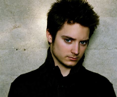 2520x2080 Resolution Elijah Wood Pic 2520x2080 Resolution Wallpaper