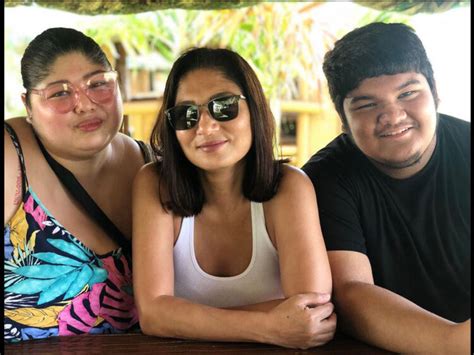 9 Hot Sexy Yayo Aguila Bikini Pics