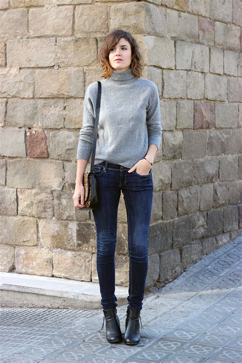 Turtleneck Sweaters Are Back: 25 Ways to Wear the Trend This Fall ...