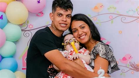 Mãe celebra ao conseguir acesso ao remédio mais caro do mundo por