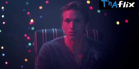 Mindy Robinson Breasts Scene In Bikini Model Academy Tnaflix