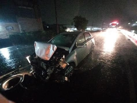 Carro placas de Brusque se envolve em acidente na Antônio Heil