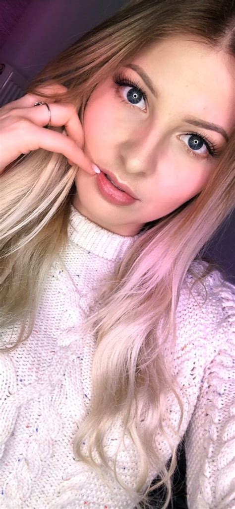 Hot Sexy ASMR Janina Bikini Pics