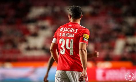 André Almeida rescinde o Benfica