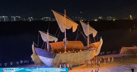 Art performance recreates history of Sài Gòn River through historical