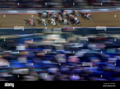 Riders In Action In The Women S Scratch During Round Three Of The