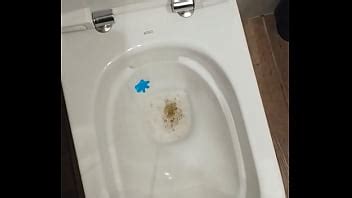 Orinando En Ba Os P Blicos Xvideos