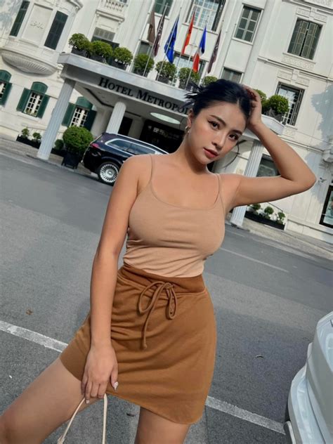 Trâm Anh âm thầm chuyển hướng hot girl Nóng cùng World Cup đầu quân cho VTV